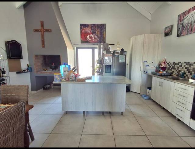 3 BEDROOM HOUSE FOR SALE IN BRITANNIA BAY